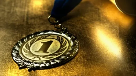 Qlik names Inside Info partner of the year, announces client win