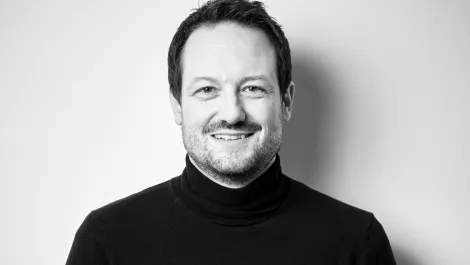 Social commerce strategies: changing the retail game plan